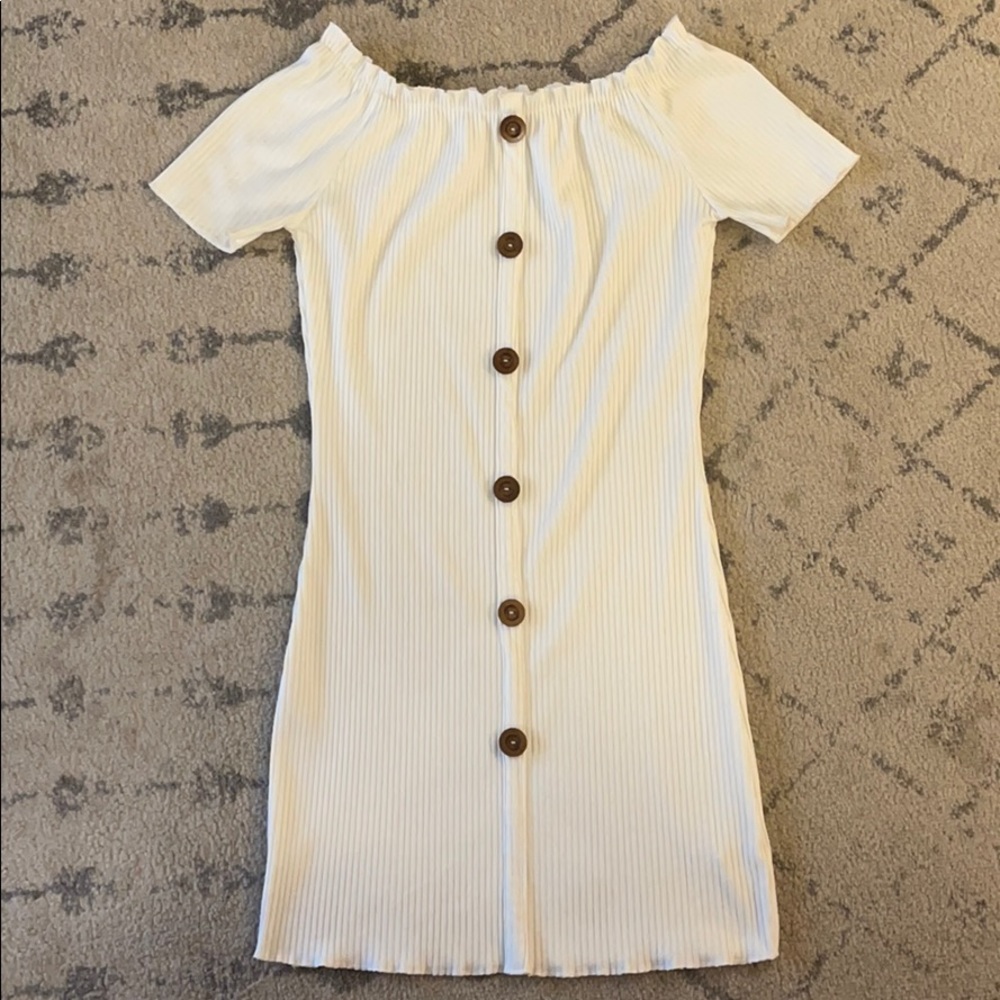 White off the shoulder bodycon dress